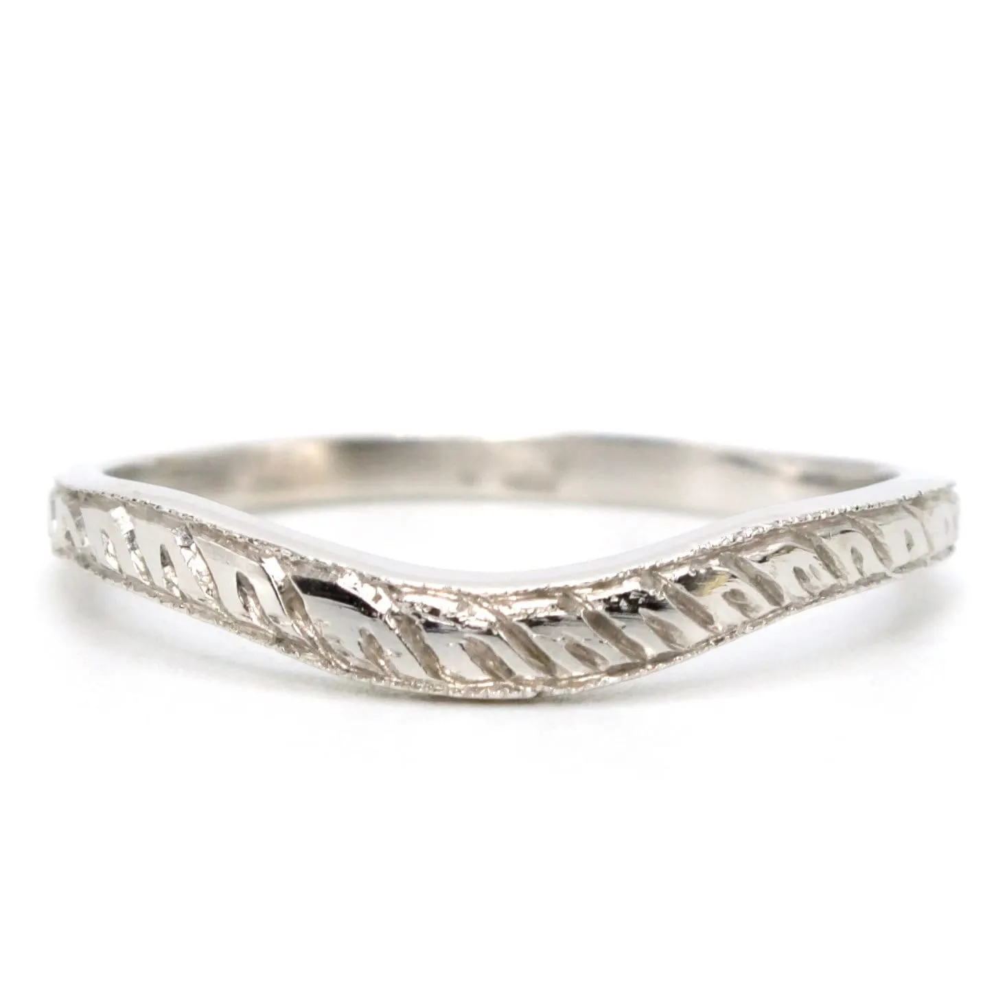 14K White Gold Vintage Style Engraved Fitted Contour Band