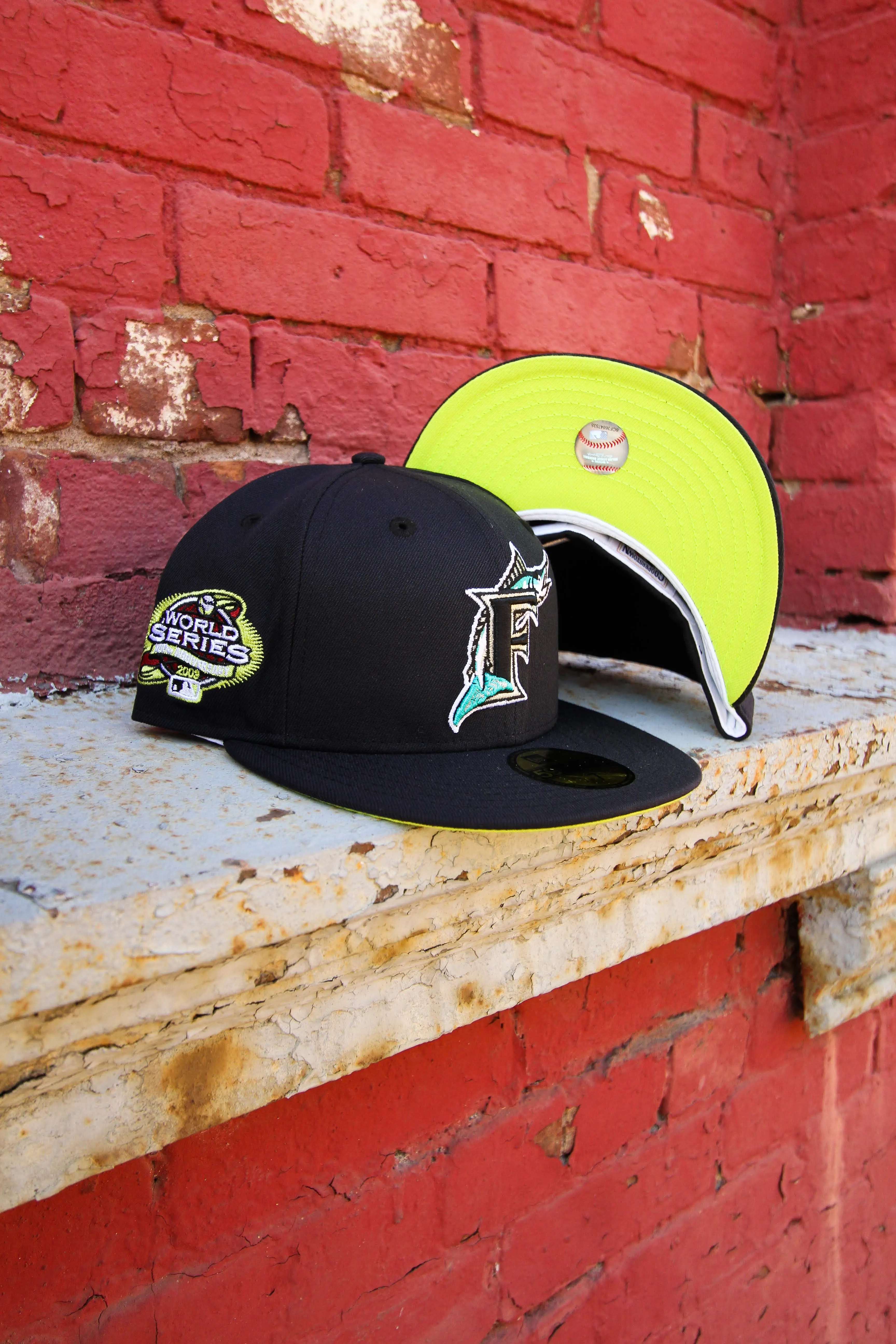 2003 FLORIDA MARLINS NAVY FITTED W/ KIWI UNDER VISOR