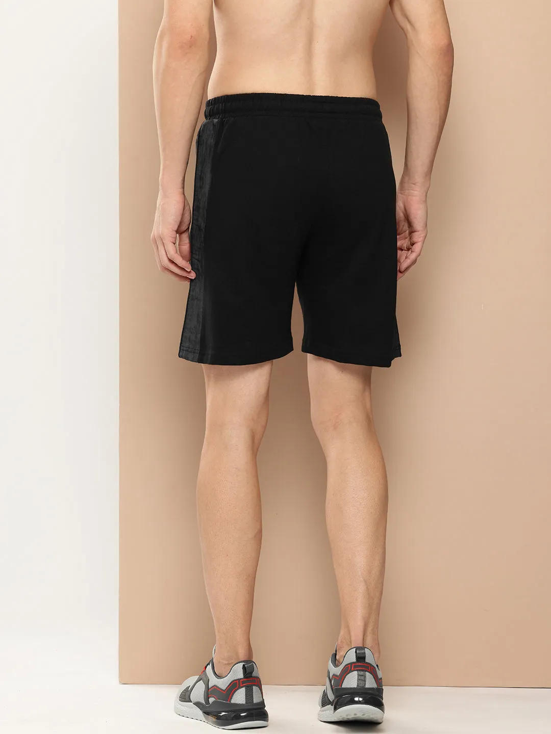 Alcis Men Black Colorblocked Shorts