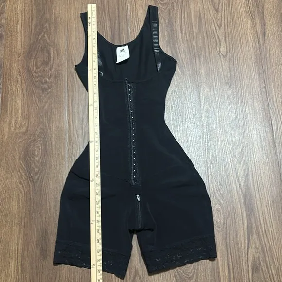 🔥🔥🔥Black Women's Colombian Shapewear Bodysuit NWOT Size: Medium 🔥🔥🔥