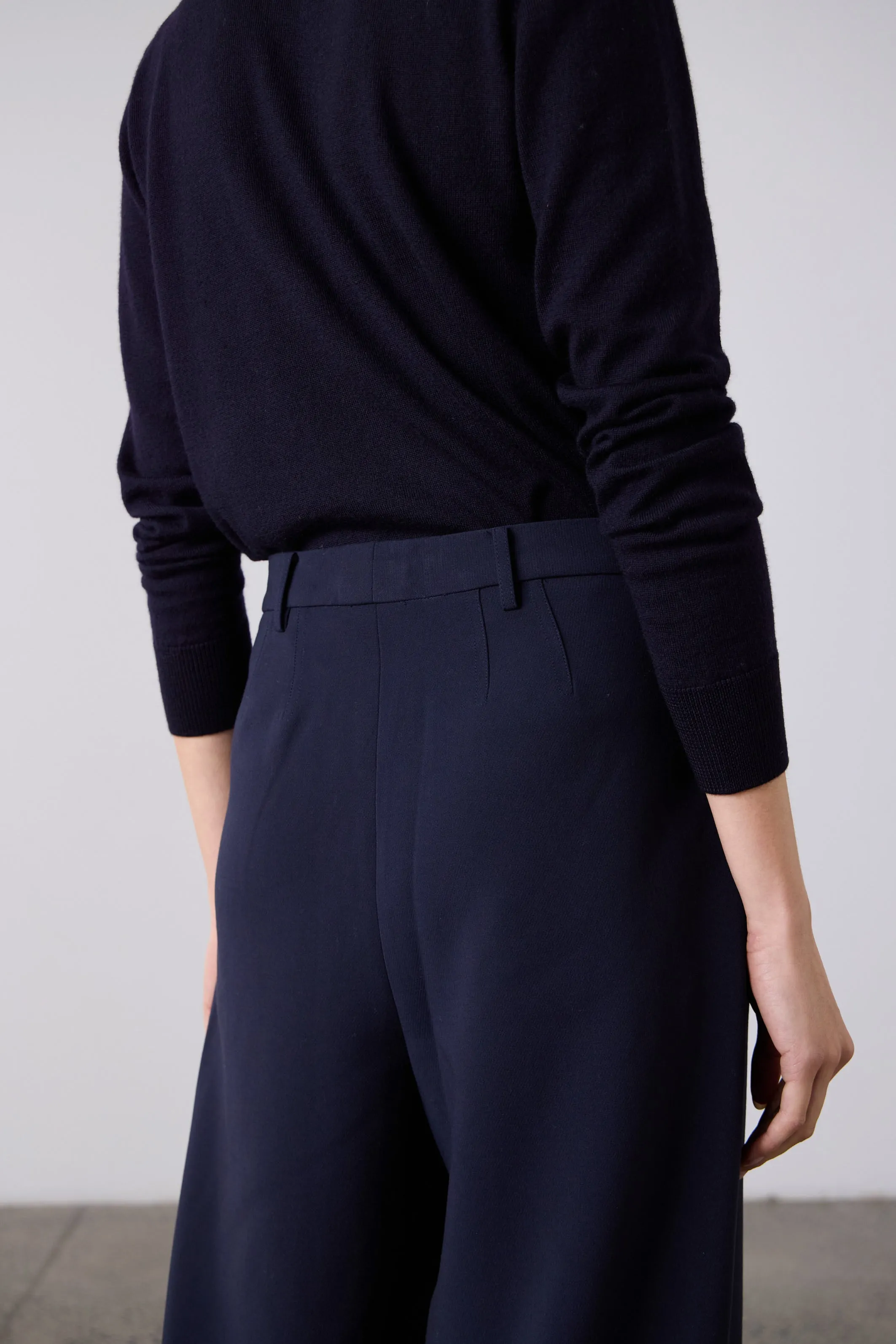 Britta Barrel Leg Trouser - Navy