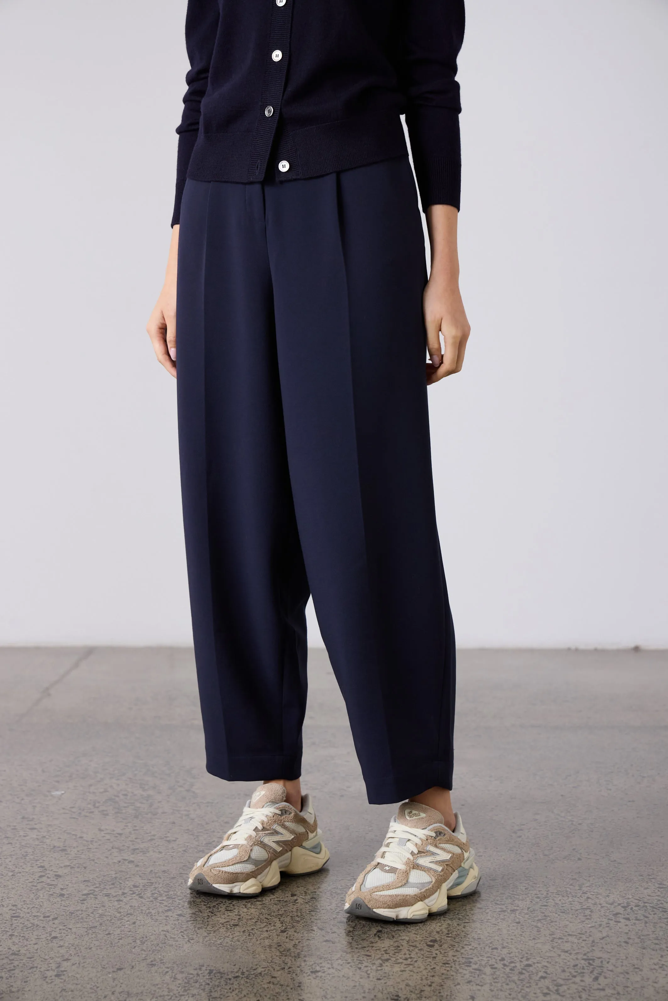 Britta Barrel Leg Trouser - Navy