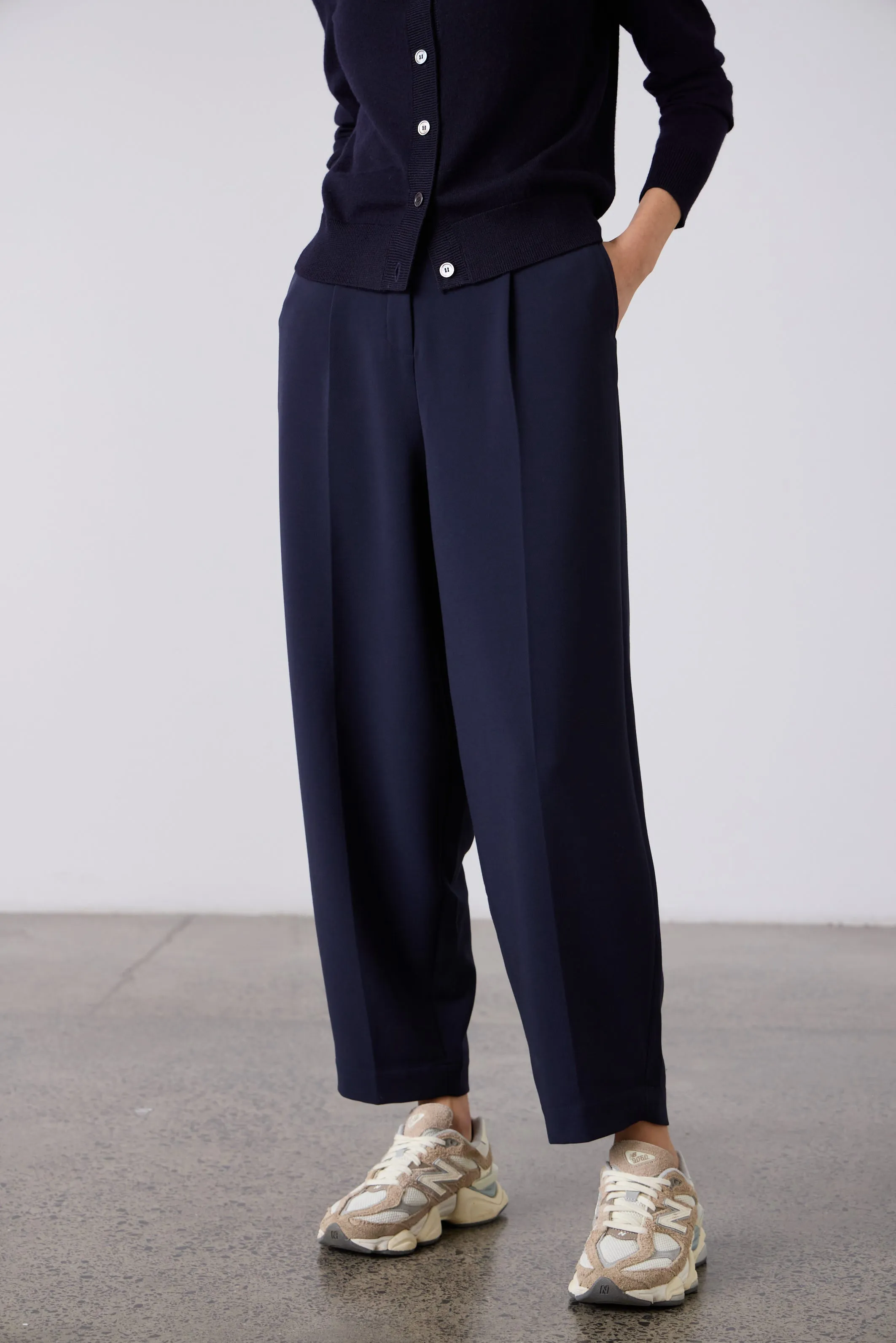 Britta Barrel Leg Trouser - Navy