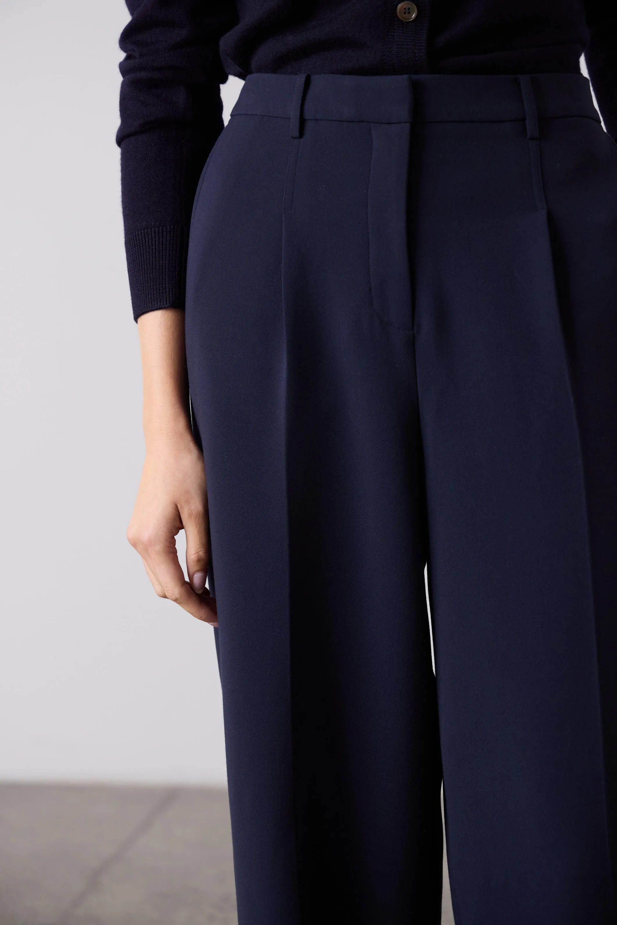 Britta Barrel Leg Trouser - Navy