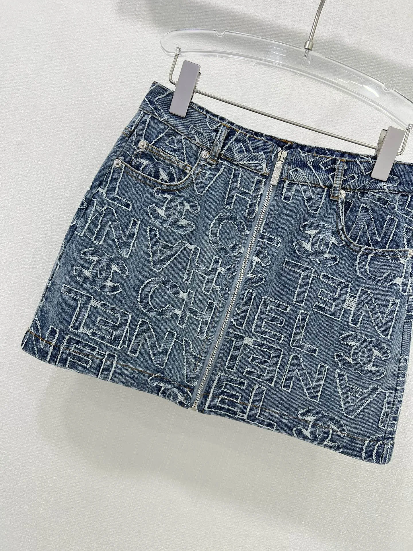 CH 25 new denim skirt