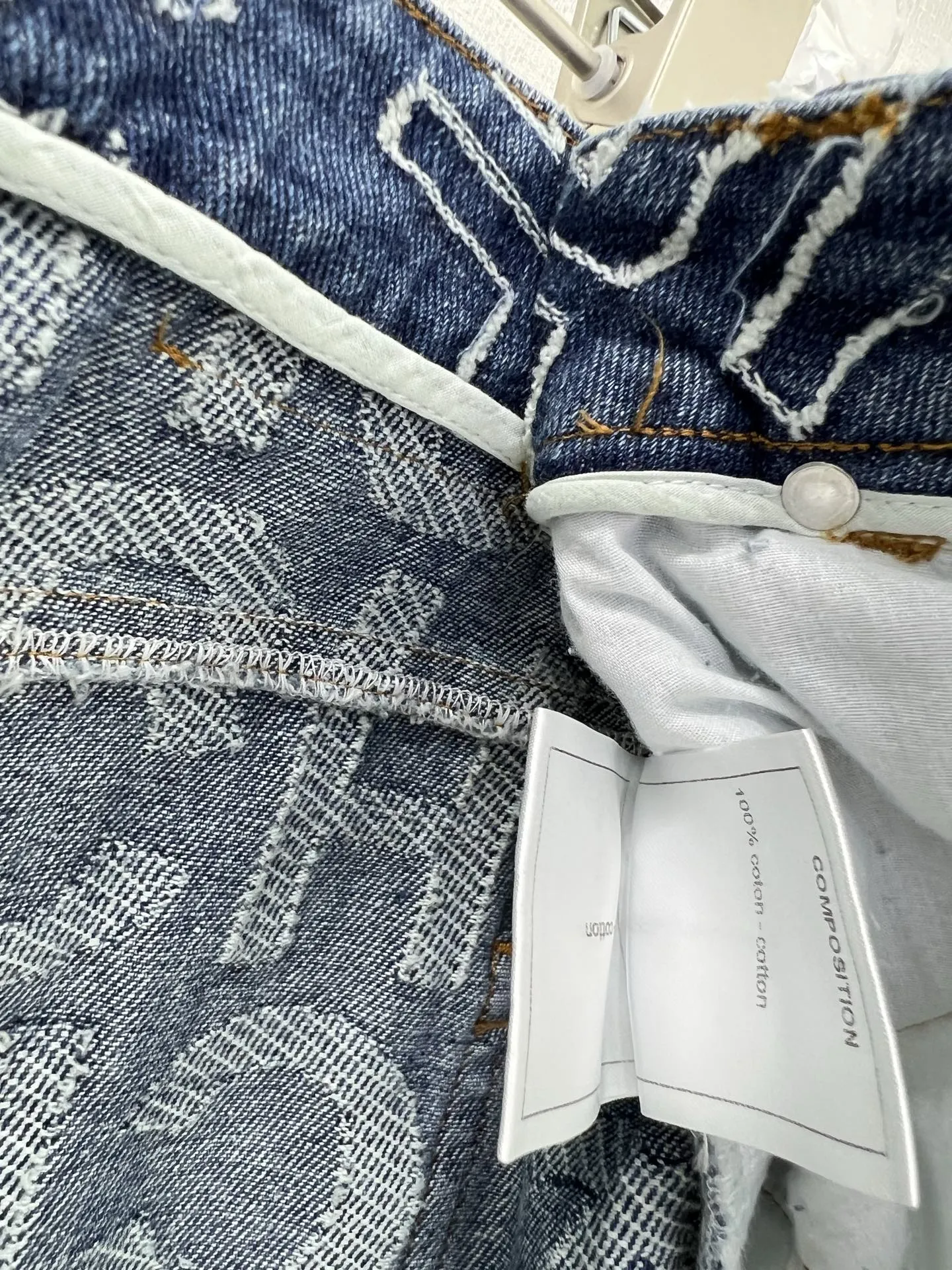 CH 25 new denim skirt