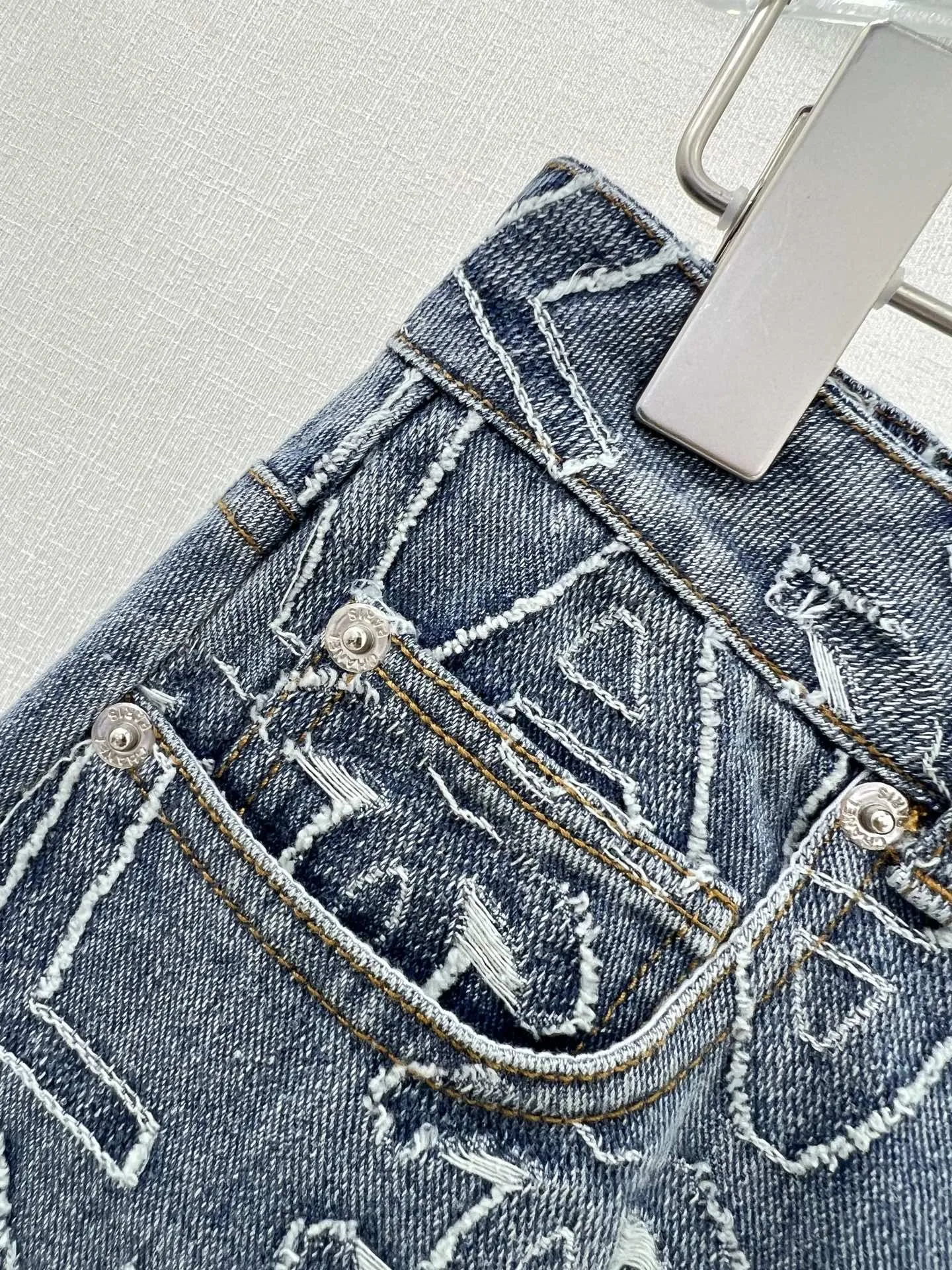 CH 25 new denim skirt