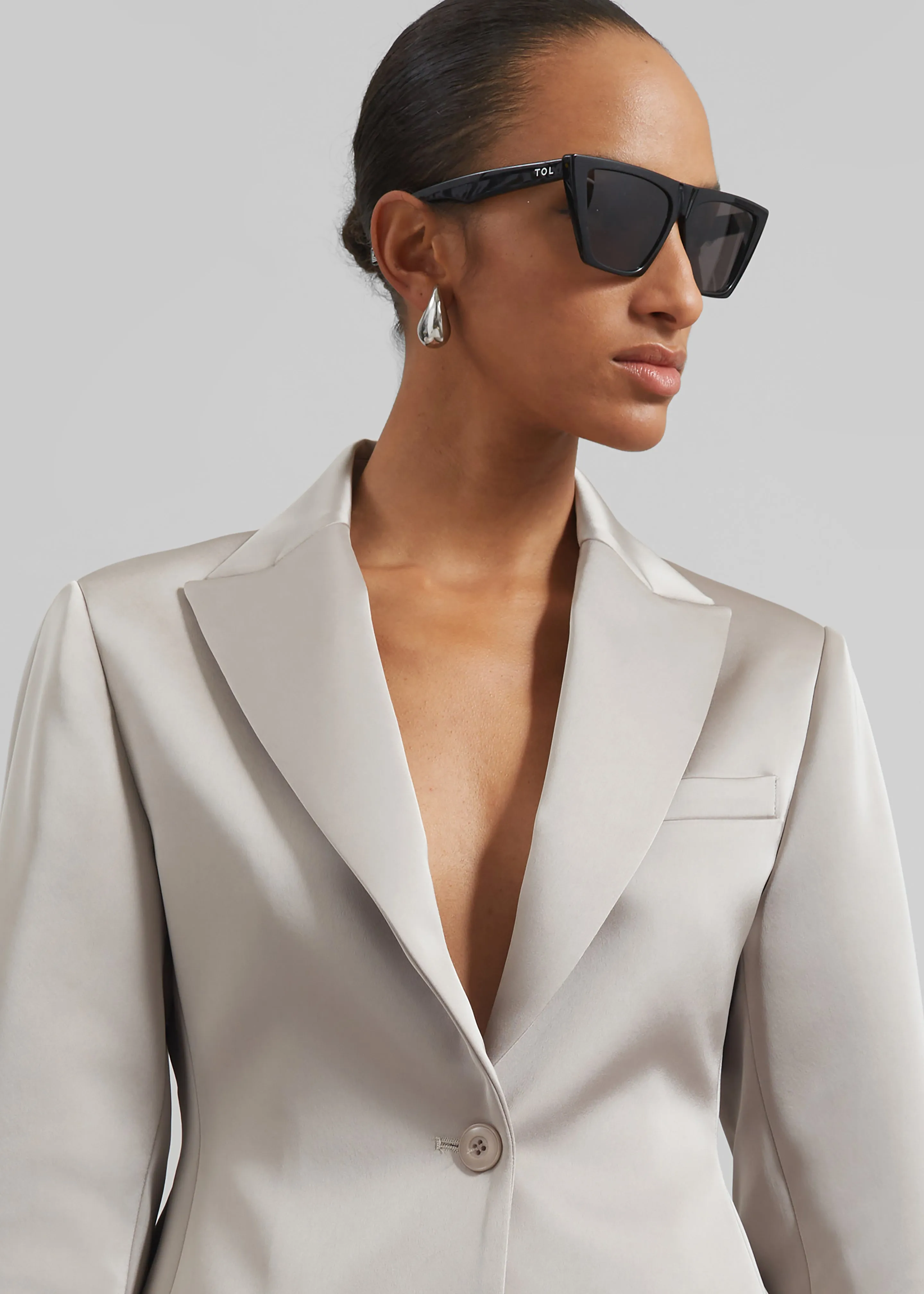 Colette Hourglass Satin Blazer - Light Taupe