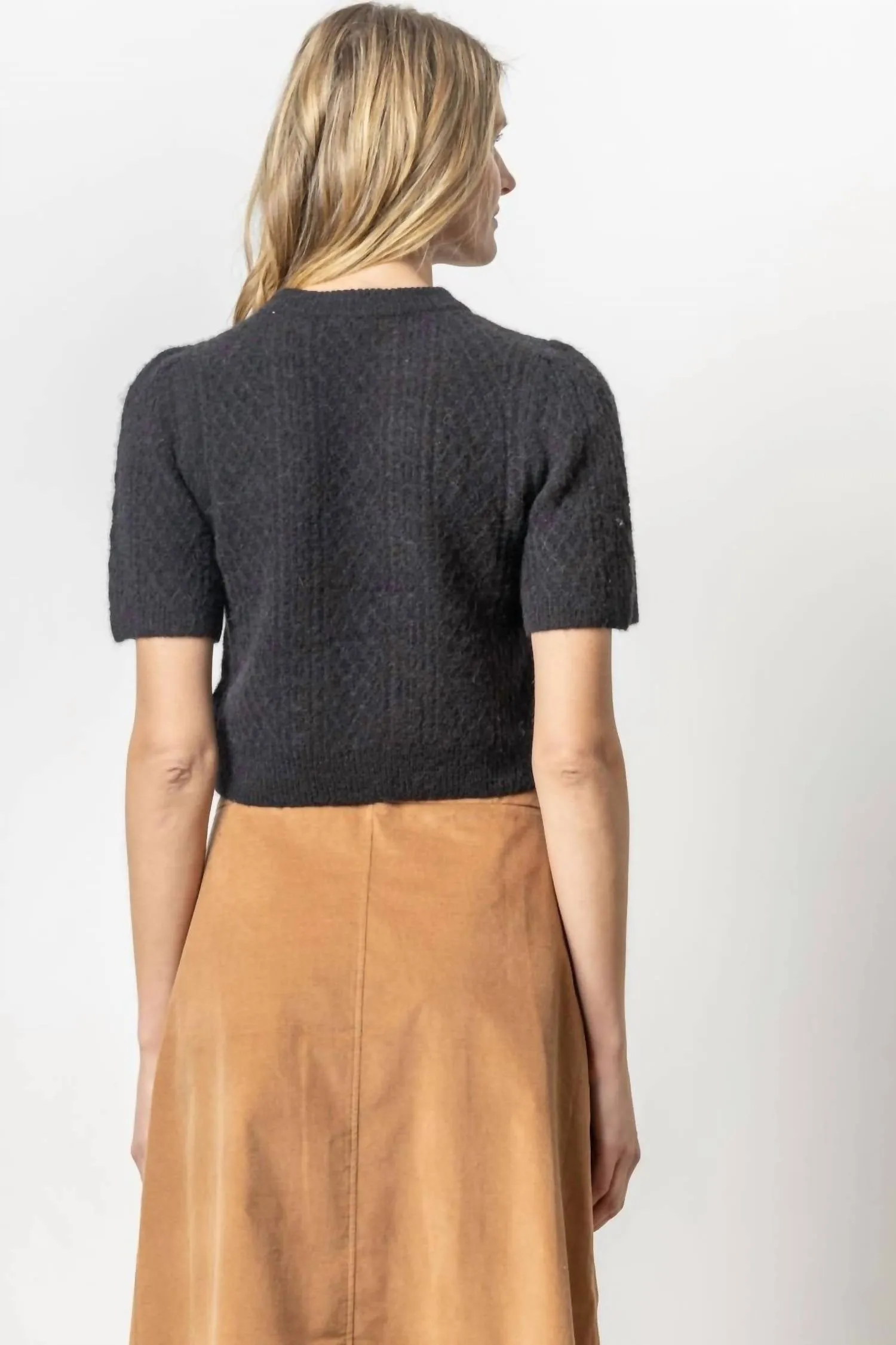 Cropped Cable Sweater In Black