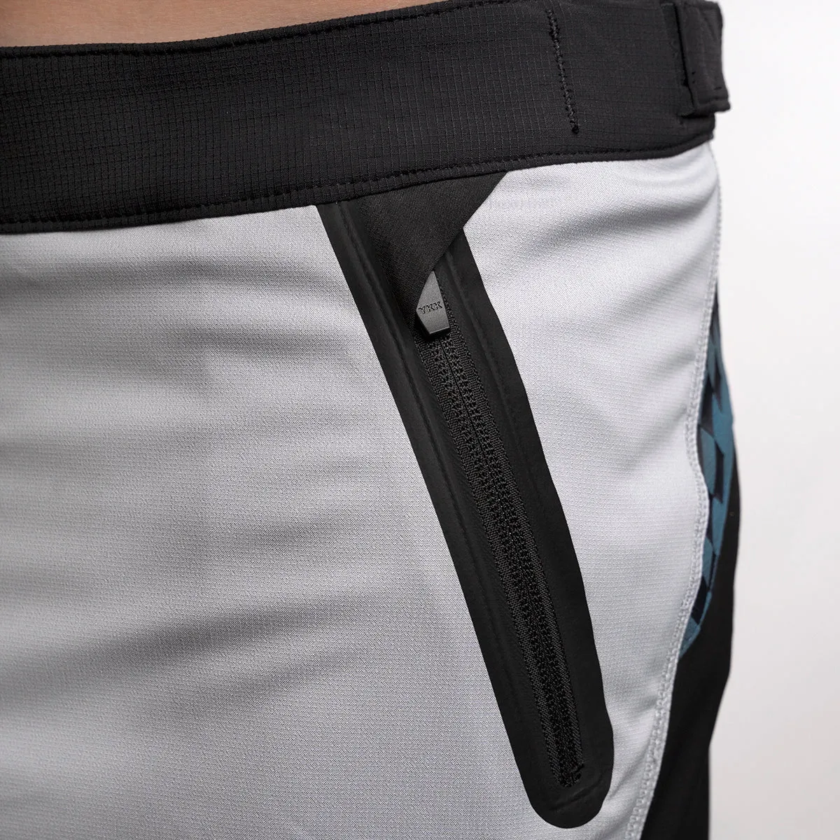 Crossline 2.0 Velocity Short - Silver/Black
