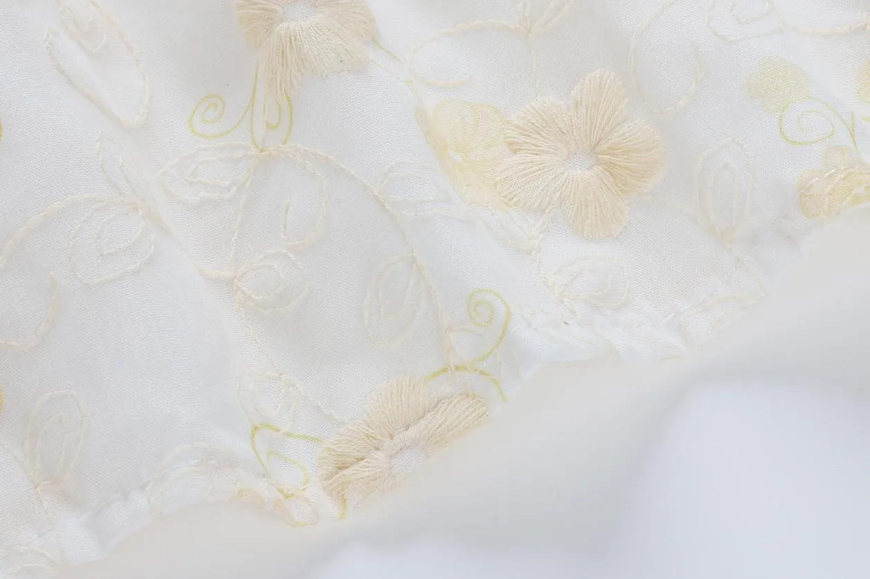 Elegant Knee-Length Tea Dress Featuring a Stylish Square Neckline
