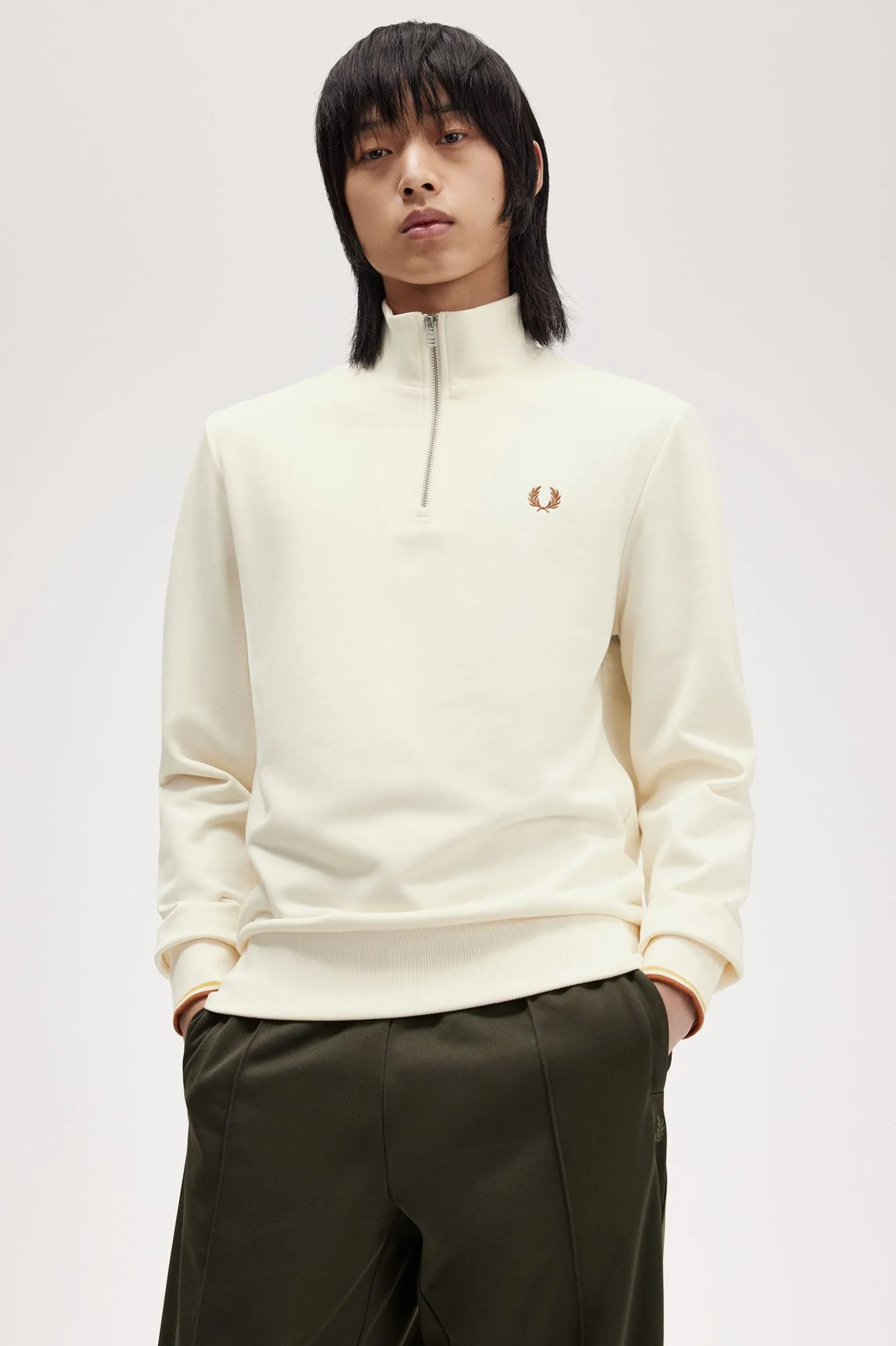 Fred Perry M3574 Half Zip Sweatshirt X01 Ecr/Hnycmb/Mrmld
