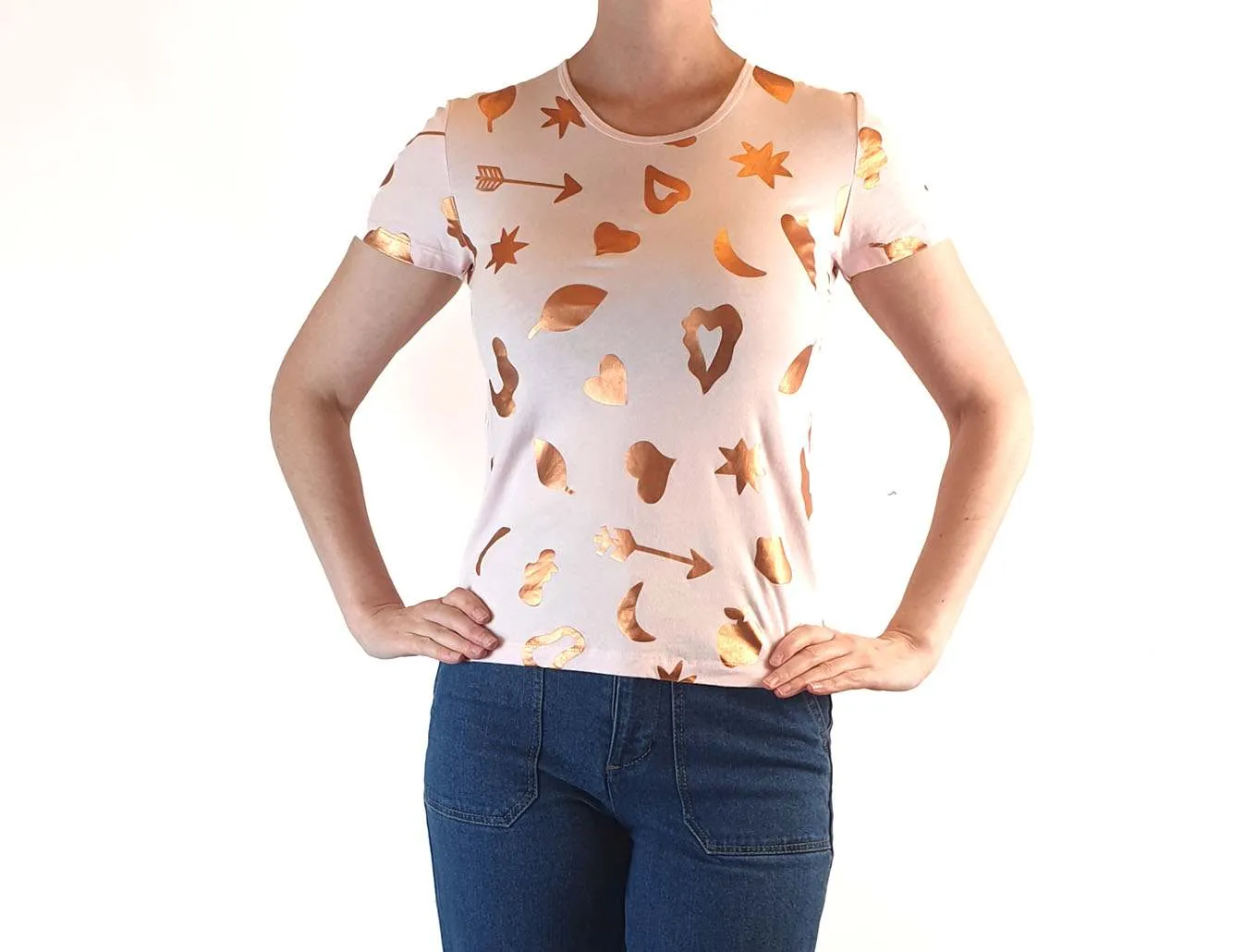 Gorman preloved pink tee shirt with gold symbol print size 6