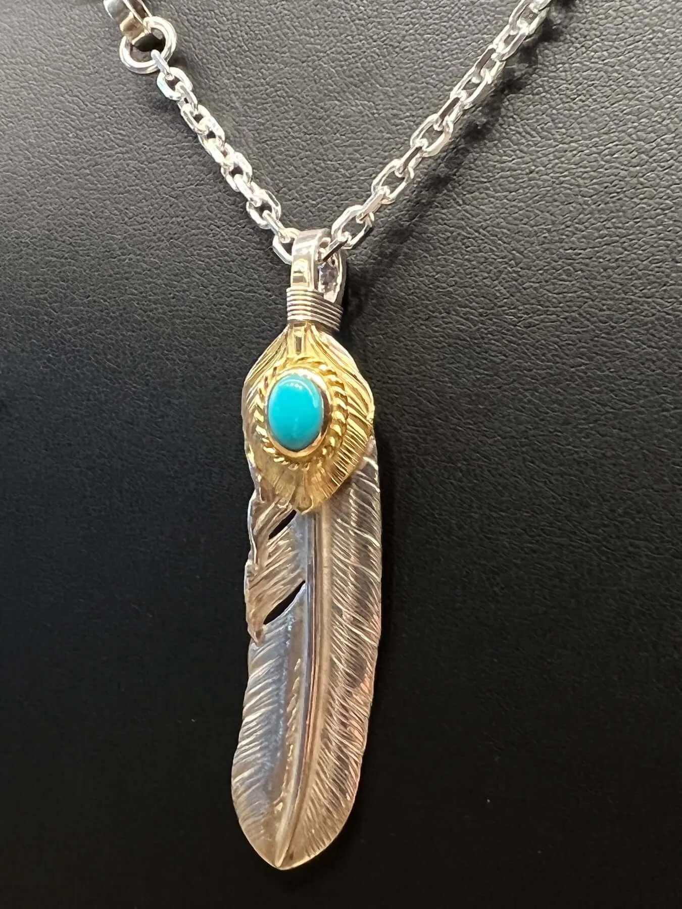 Goros Gold Top Gold Rope Turquoise Feather and Silver Wheel Setup
