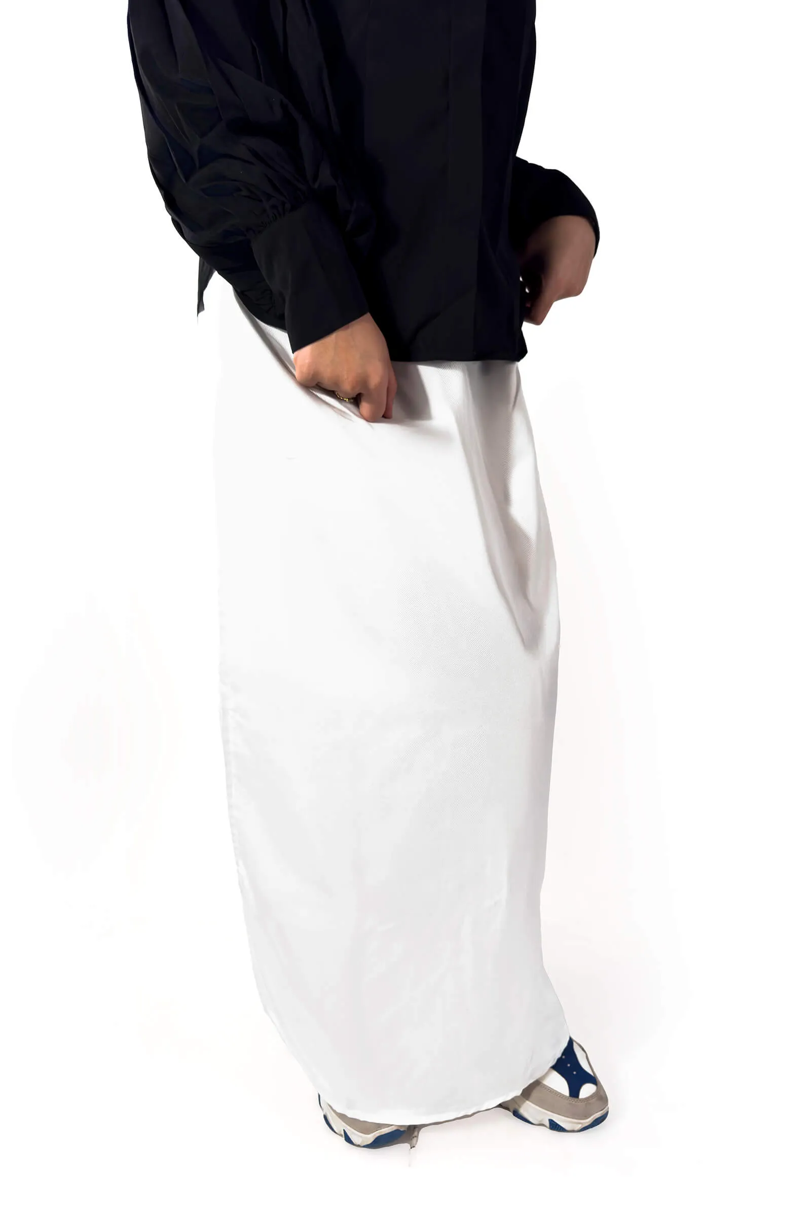 Graceful Off-White Basic Underskirt