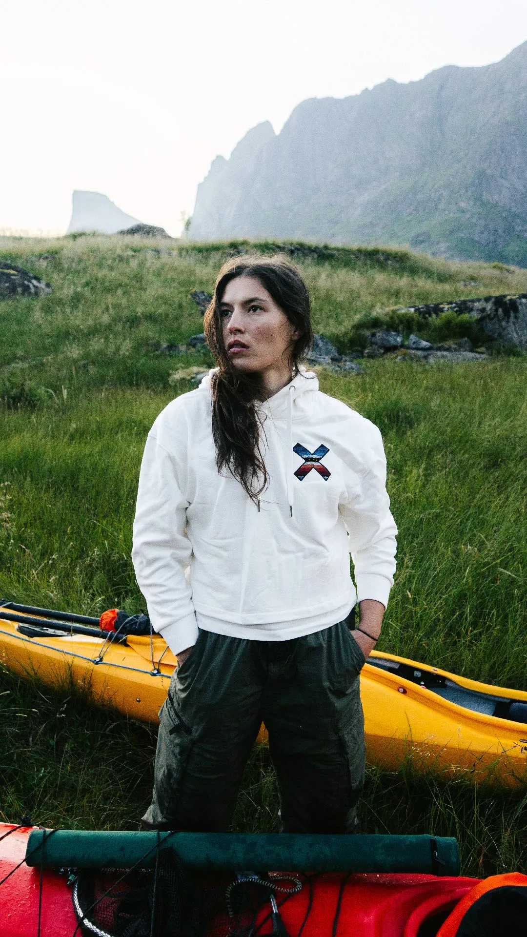 HOODIE MUJER CLASSIC BLANCO ROTO