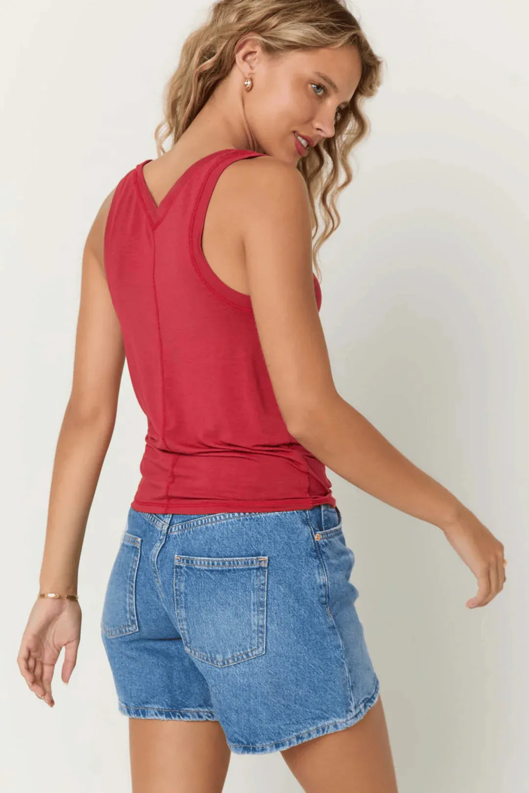 Lona V Neck Tank