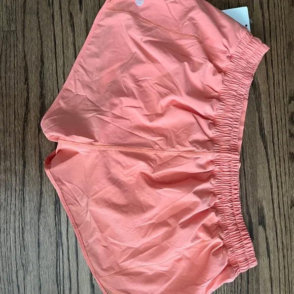 Lululemon Hotty Hot Low-Rise LinedShort 2.5&quot; NWT