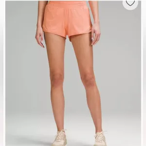 Lululemon Hotty Hot Low-Rise LinedShort 2.5&quot; NWT