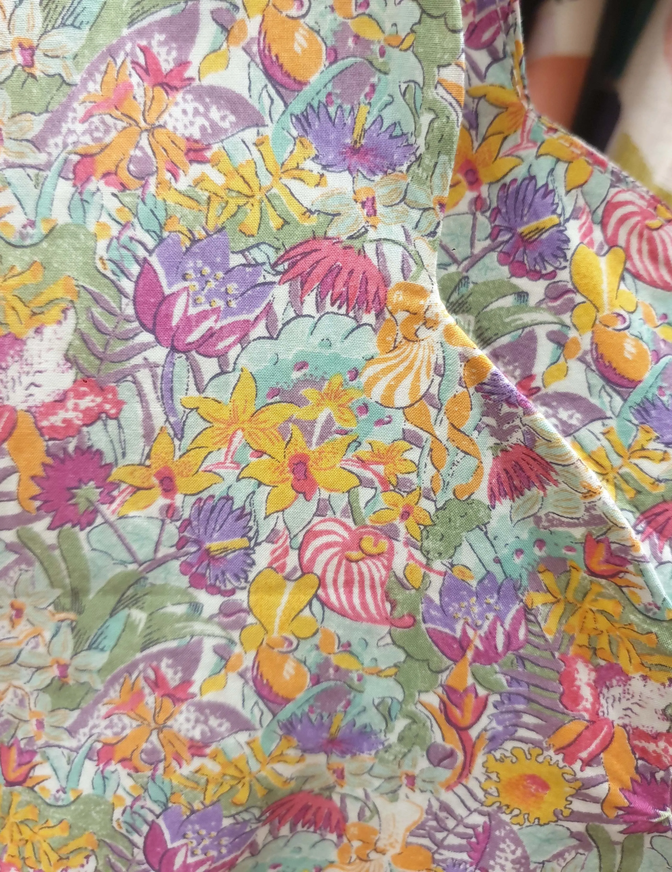 Made590 floral tee shirt with scalloped neckline size L