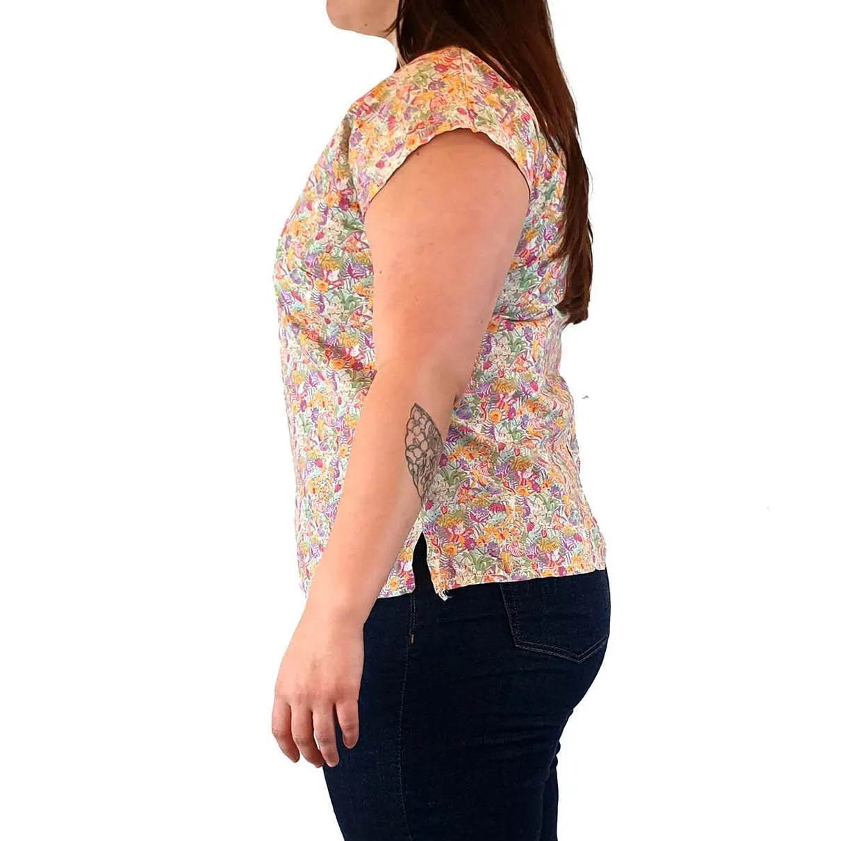 Made590 floral tee shirt with scalloped neckline size L