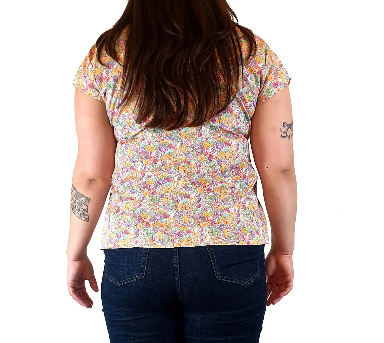 Made590 floral tee shirt with scalloped neckline size L