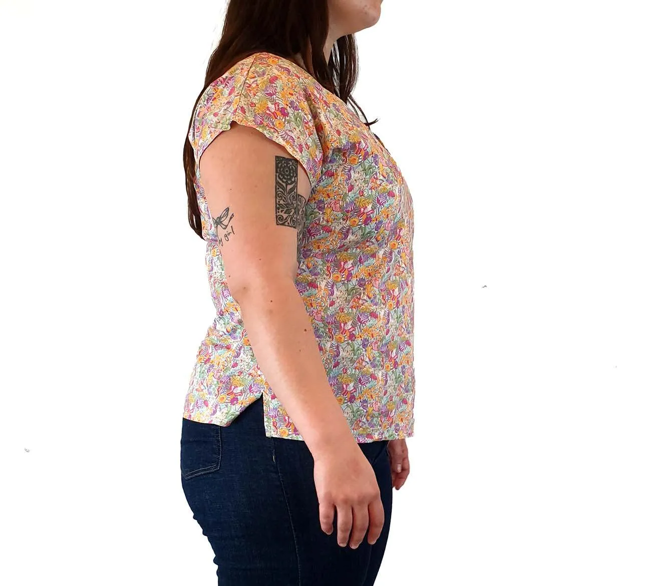 Made590 floral tee shirt with scalloped neckline size L