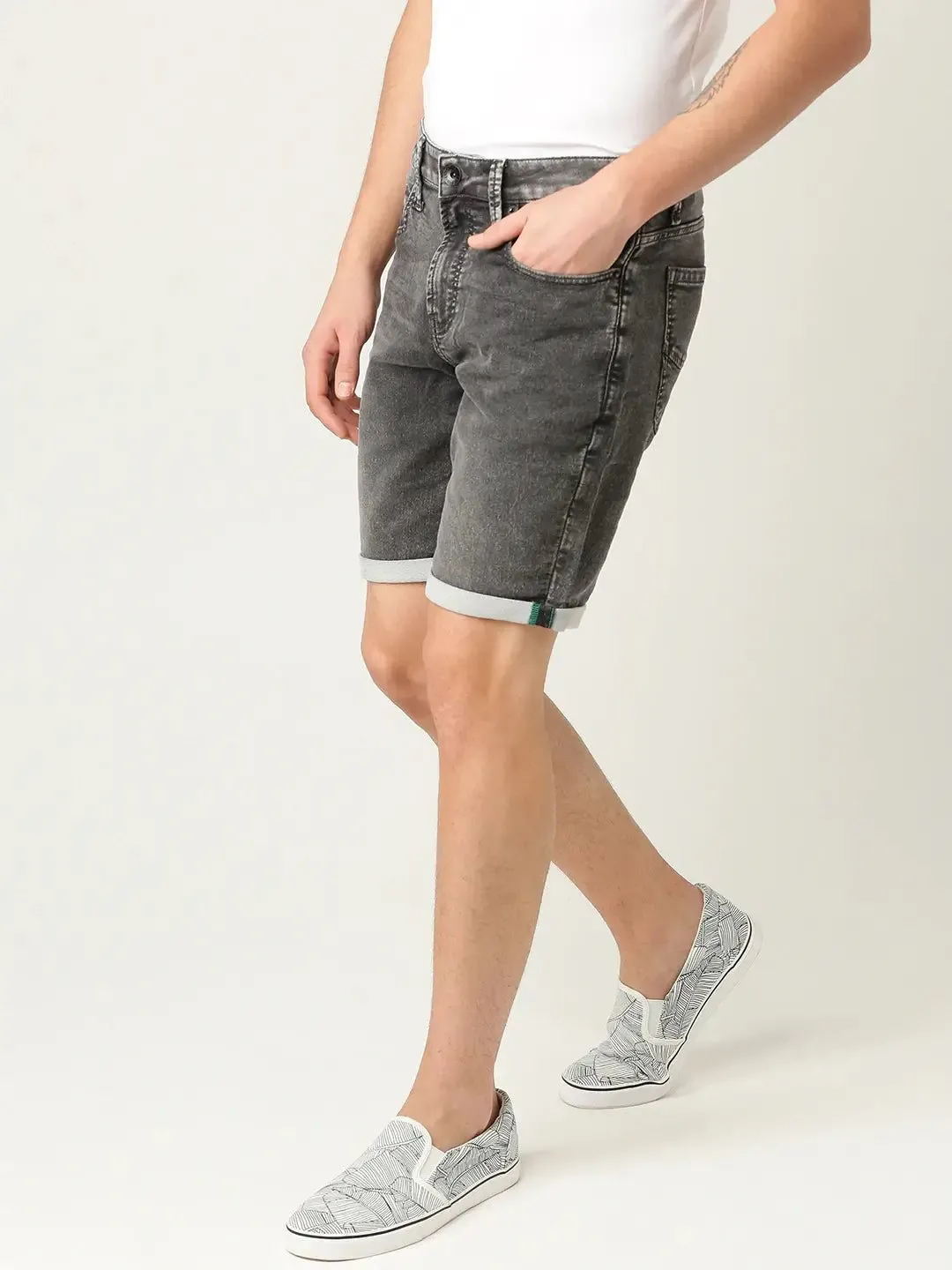 Men Charcoal Grey Solid Slim Fit Denim Shorts