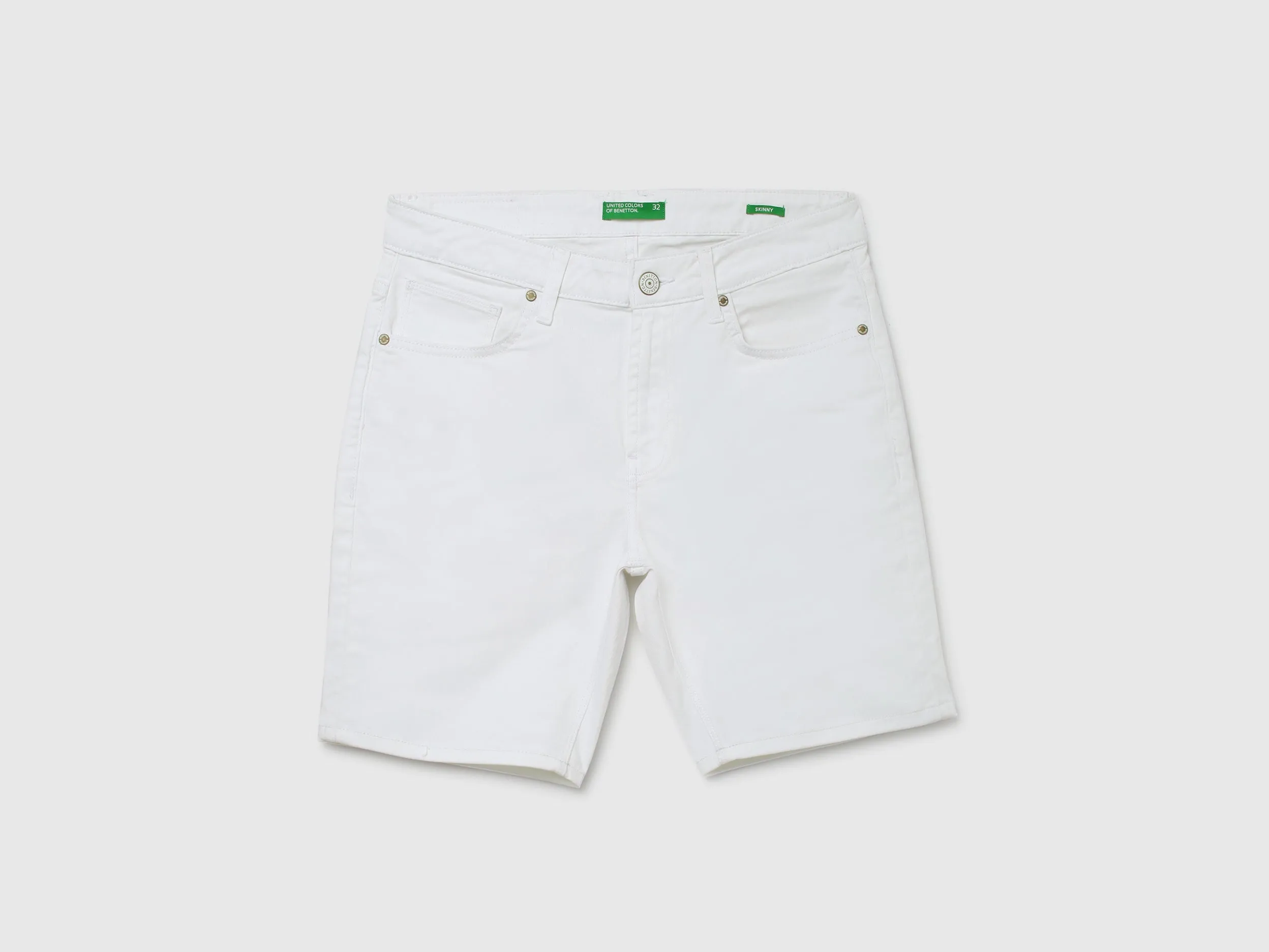 Men Solid Slim Fit Shorts