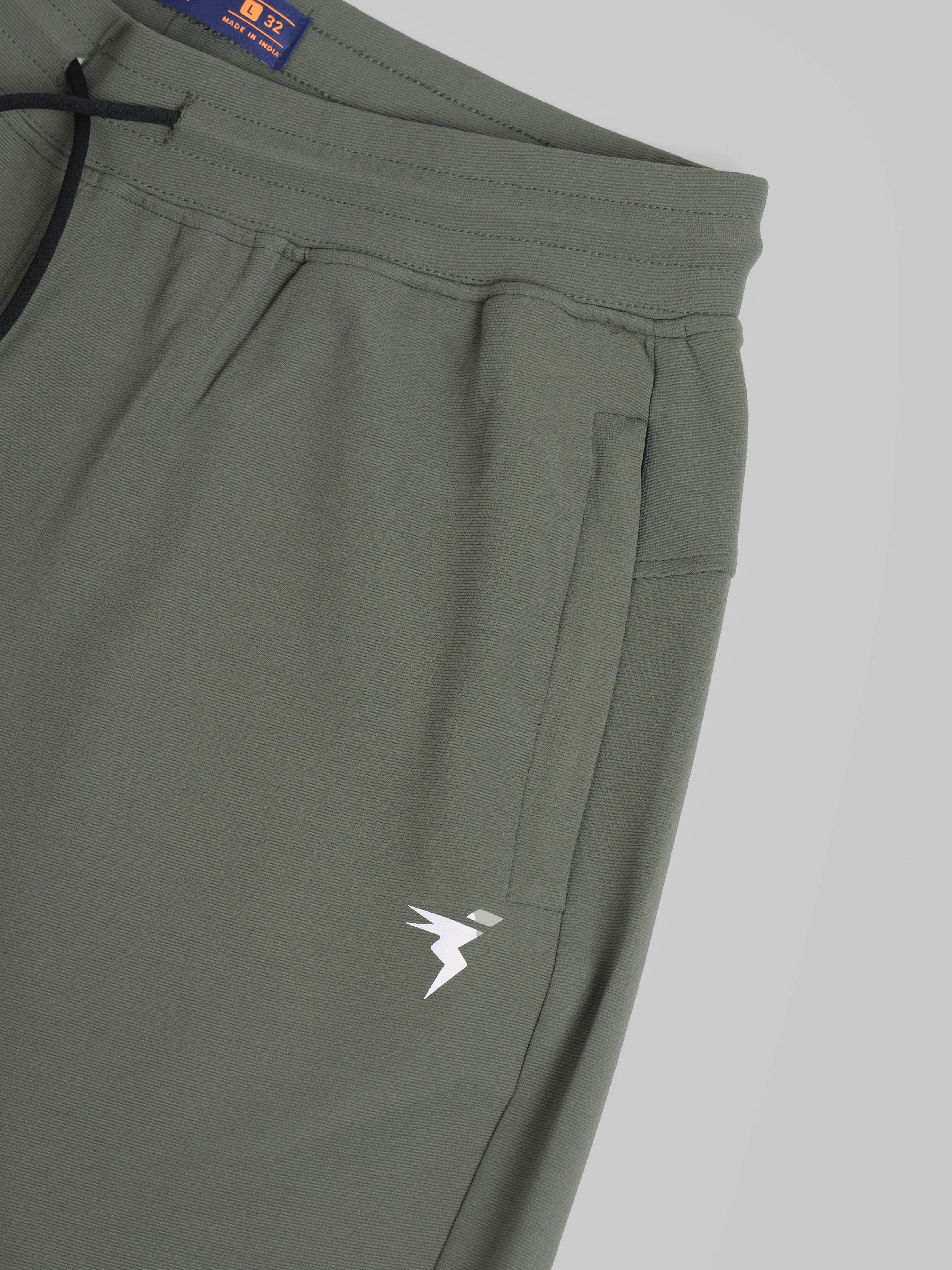 Men Solid Slim Fit Sports Shorts with TS FLEXI