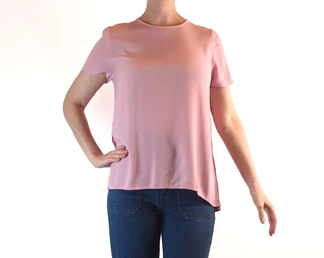 Mister Zimi preowned pink tee shirt top with cute back peek-a-boo size 6