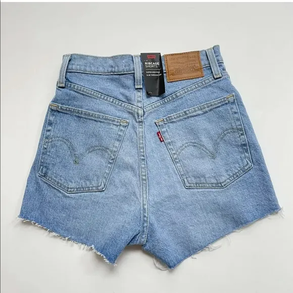 NWT $79 Levis Premium Ribcage Shorts Sz 25