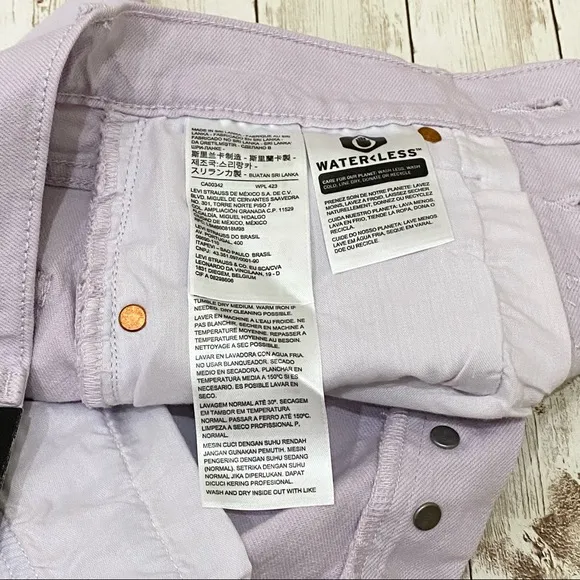 NWT Levi’s Lavender Ribcage Shorts 25