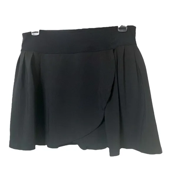 Pleated Black Skirt/Skort Tennis Skater Skort Women’s Size Medium Black NWT