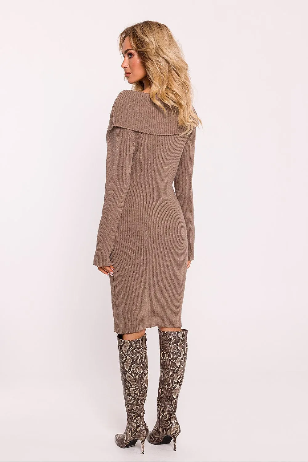 Ribbed Elegance Fitted Dress