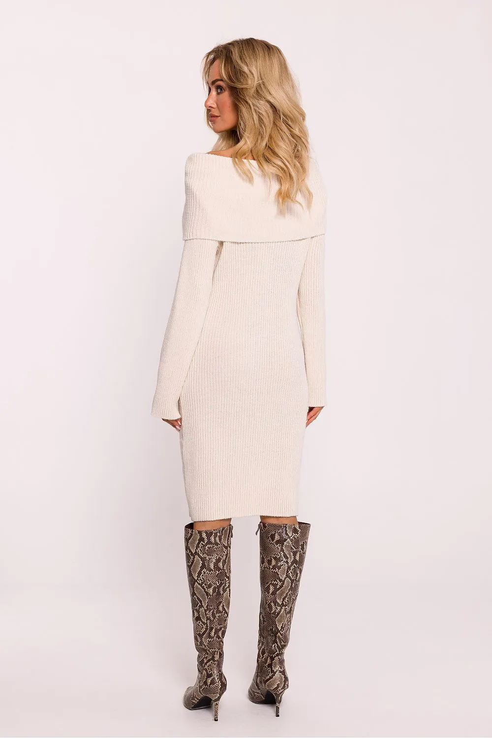 Ribbed Elegance Fitted Dress