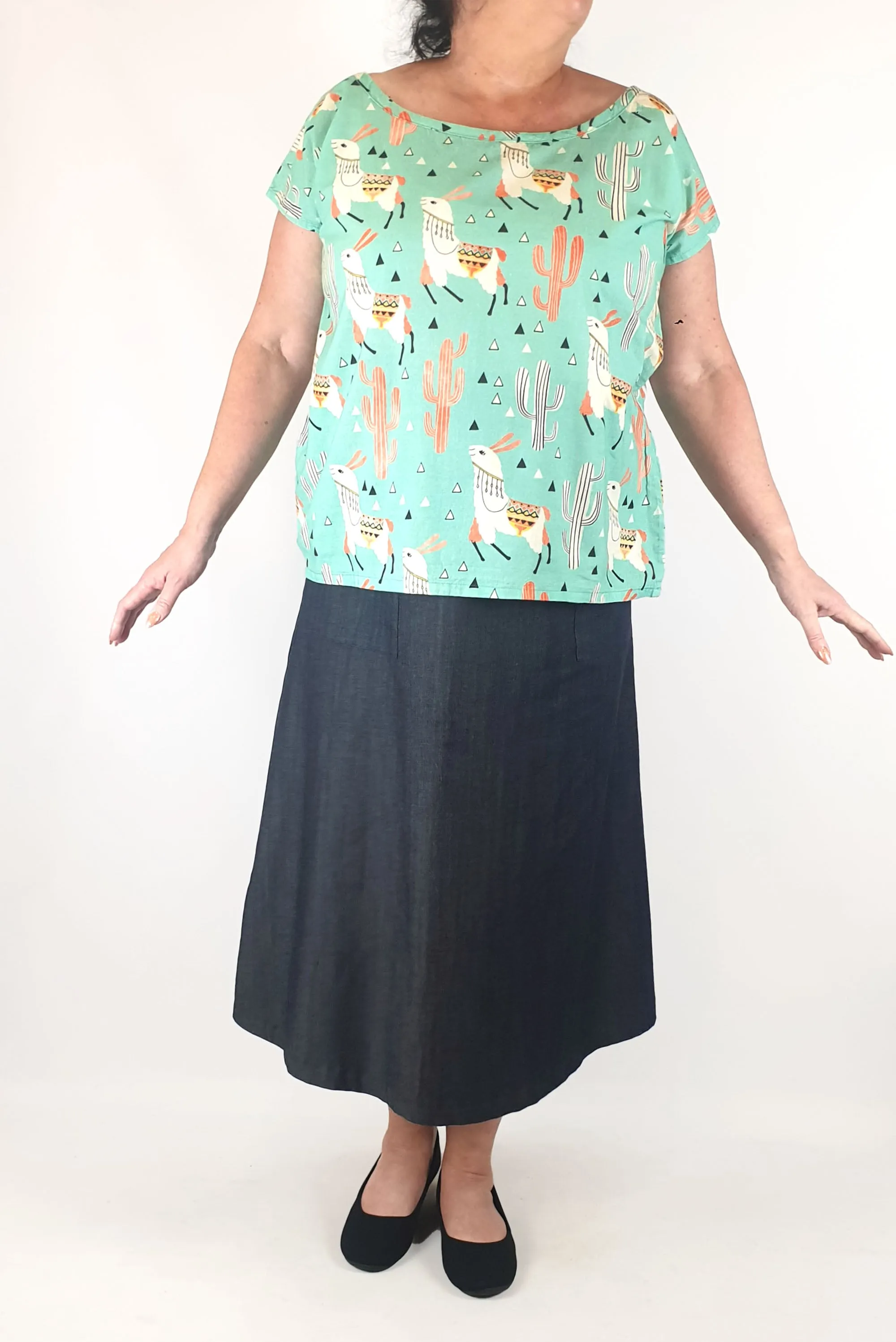 Rummage Style blue llama print top size 18