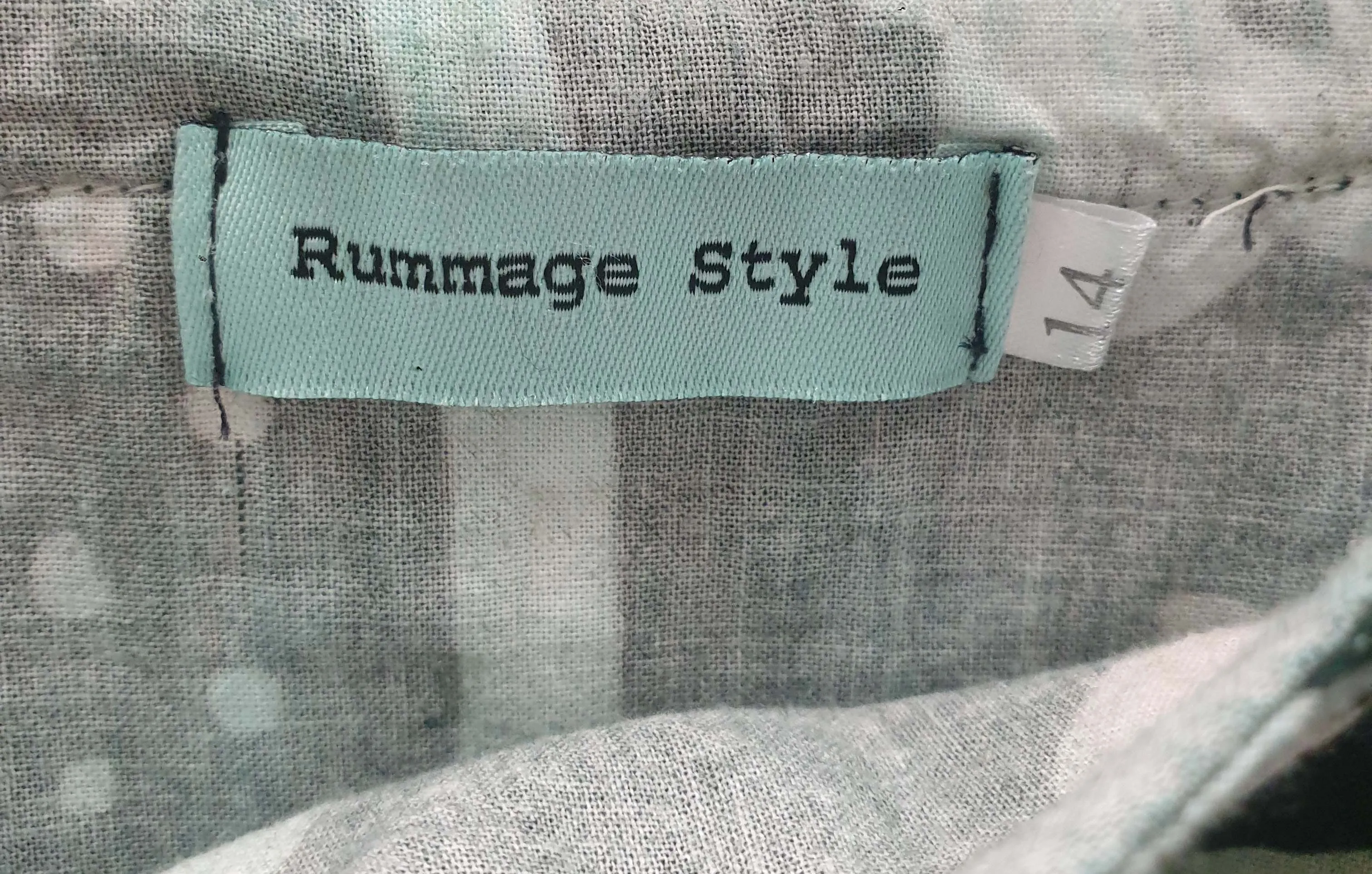 Rummage Style green flower print top size 16