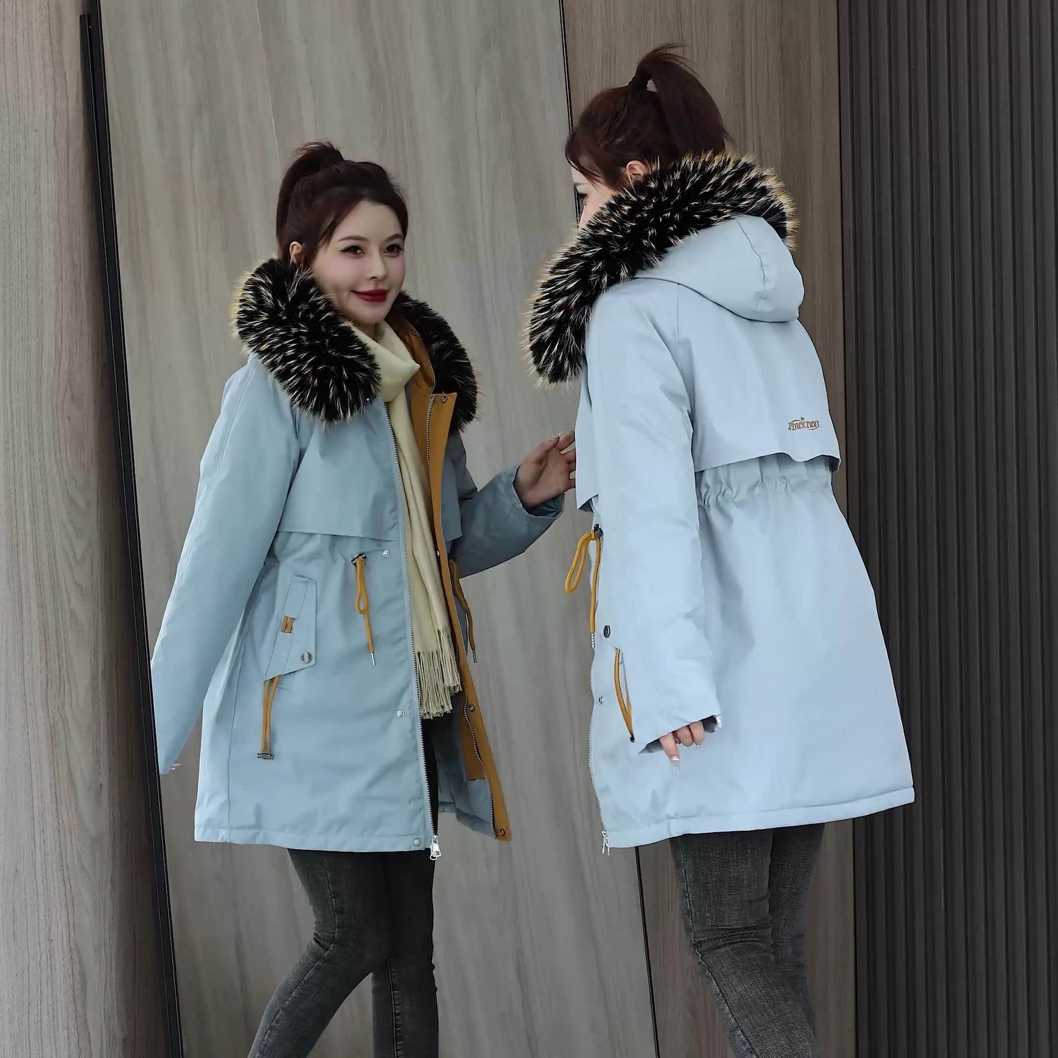 Stylish and Easy-to-Clean Women's Parka with Drawstring Waist