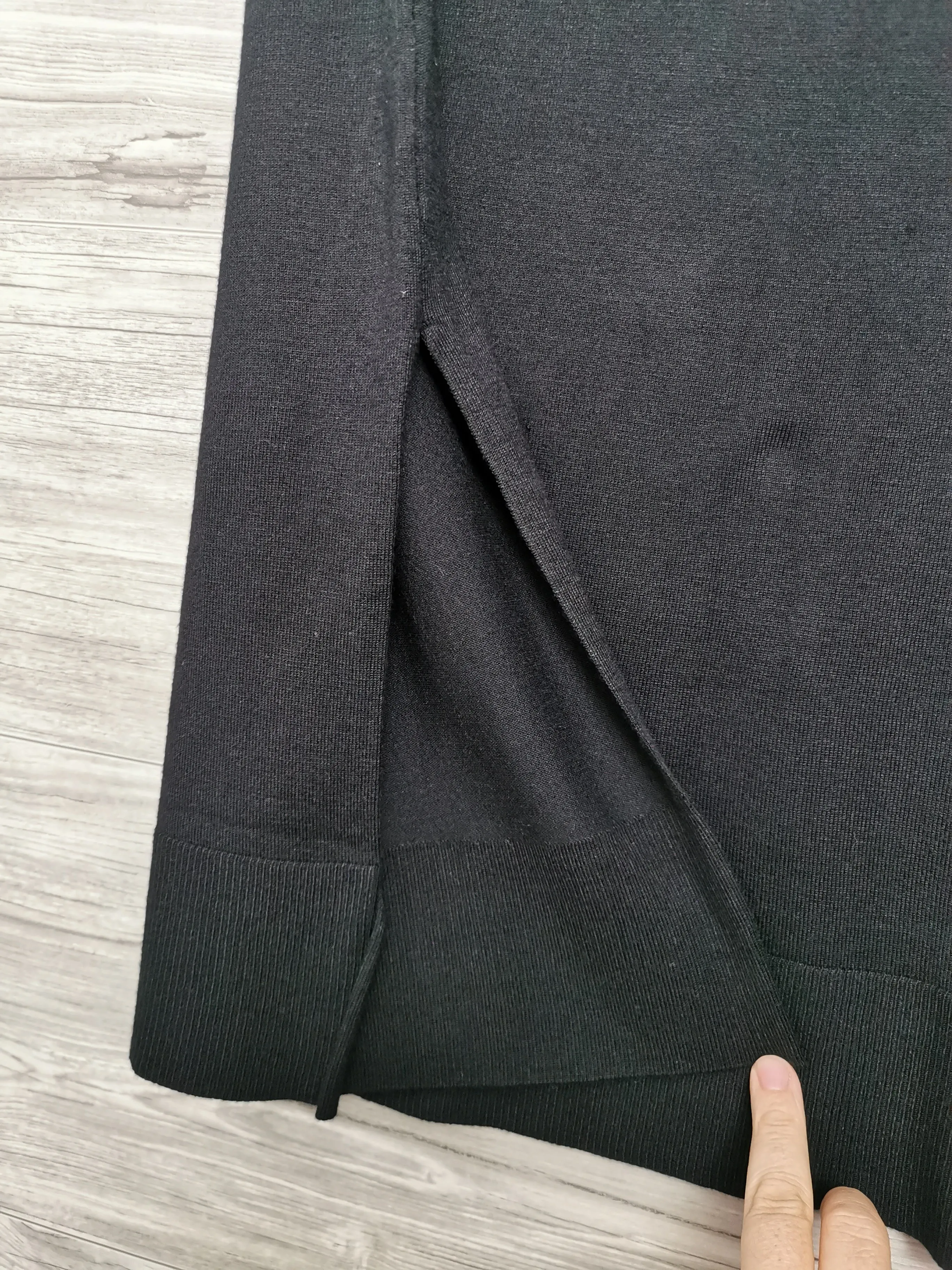 WOMENS SIZE LARGE - BLU9, Midi Length, Soft Knit Skirt NWT B34