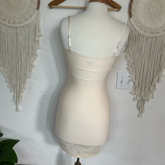 Yummie Cream Intimates Shapewear medium
